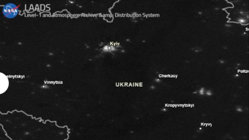 NASA, Ukrayna'nın karanlığa gömüldüğü anları fotoğrafladı