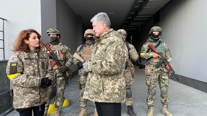 Kiev'e giden Nagehan Alçı'dan askeri üniforma eleştirilerine yanıt