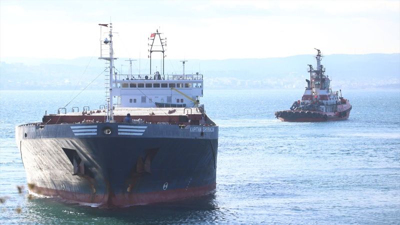 Rus limanlarında bekleyen 17 gemi daha yola çıktı