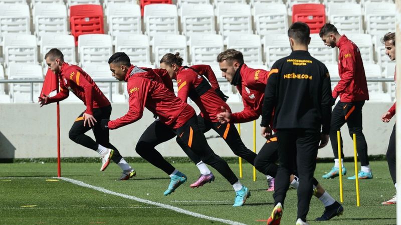 Galatasaray İzmir'de çalıştı