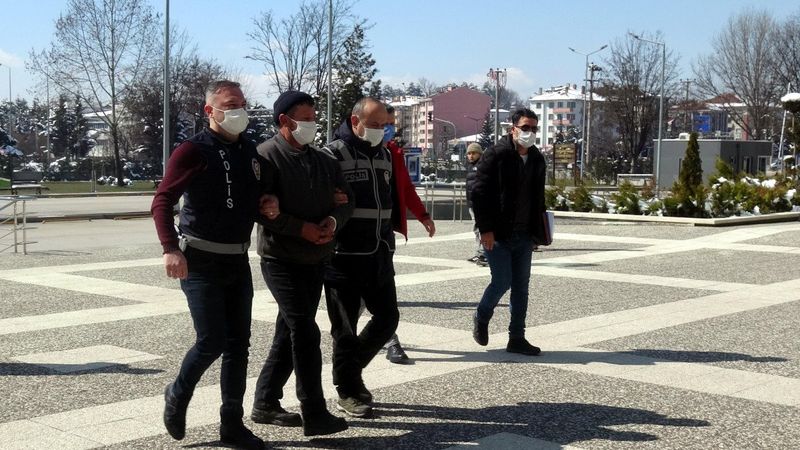 Bolu'da aracını sattığı için tepki gösteren eşini vurdu