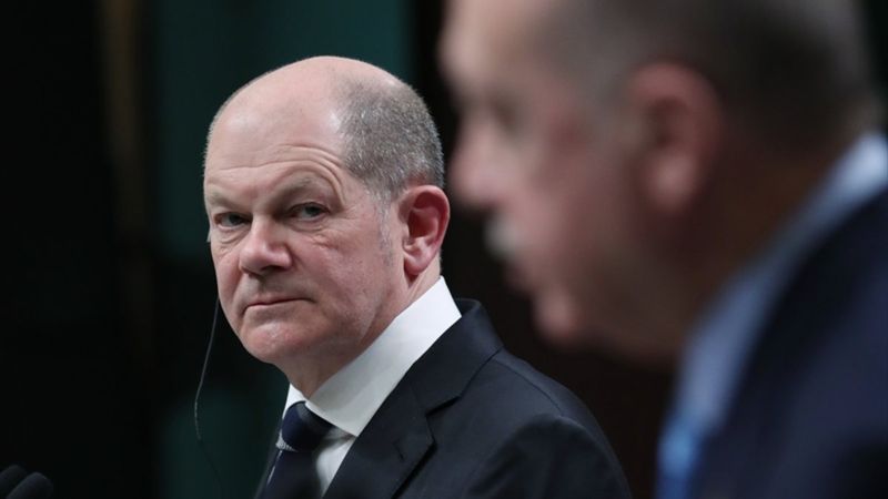 Olaf Scholz'a Almanya'nın Türkiye'ye ambargosu soruldu