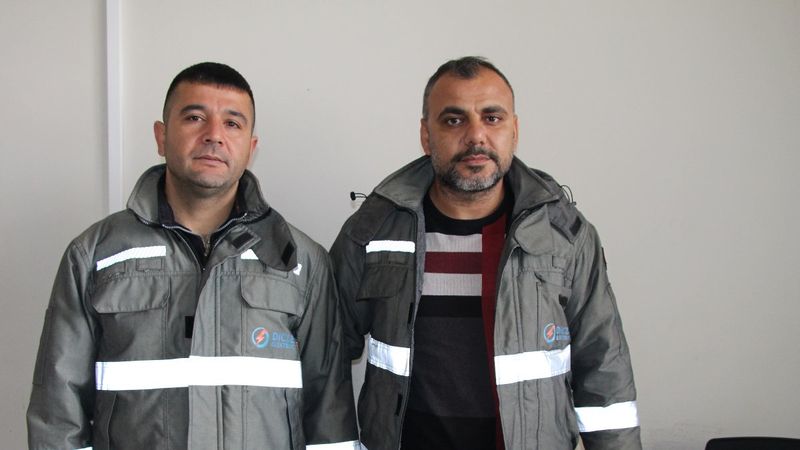 Şanlıurfa'da yangında mahsur kalan baba-oğulu kurtardılar