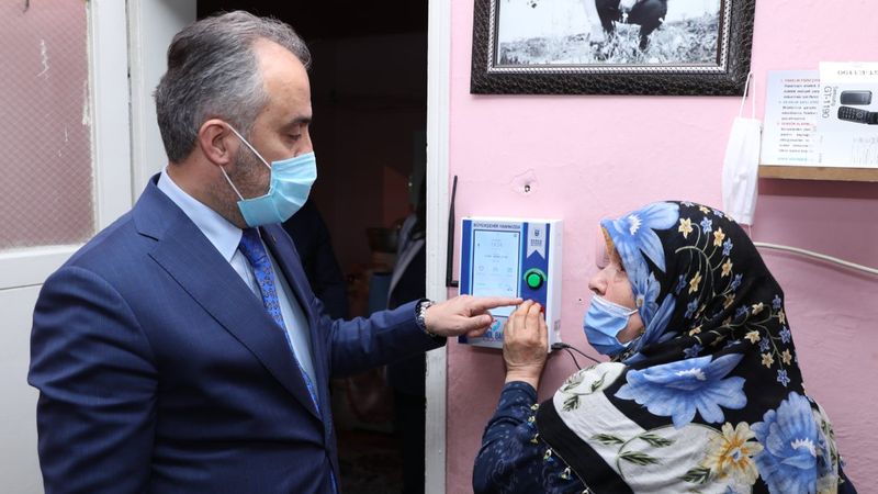 Bursa'da yaşlı hastalar hayata 'Gönül Bağı' ile bağlanıyor