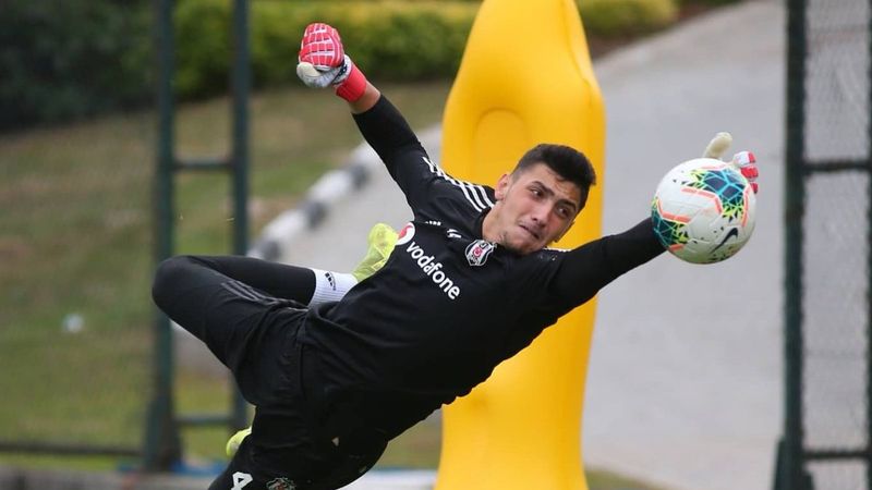 Beşiktaş'ın kalesi 18'lik Emre'ye emanet