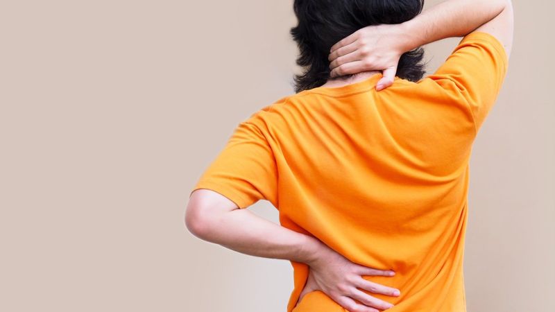Sırt ağrısına karşı 6 doğal çözüm