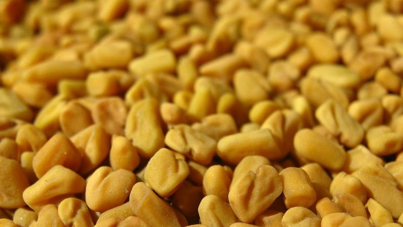 Ağrı kesicileri rafa kaldırıyor! Sıcak suya 1 tutam atmanız yeterli...