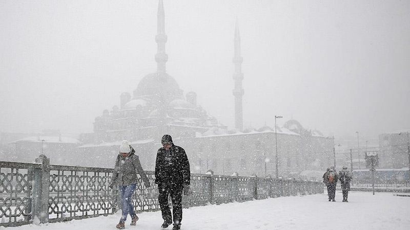 İstanbul'da eğitime kar engeli