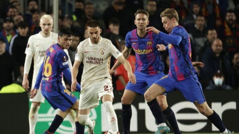 Galatasaray - Barcelona maçı şifresiz mi yayınlanacak? TV8 ekranlarından...