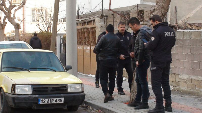 Karaman'da sokak ortasında silahlı saldırı