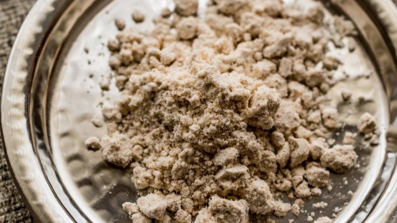 Kemik ağrılarınız 'şıp' diye kesilecek! Birer kaşık karıştırıp yiyin...