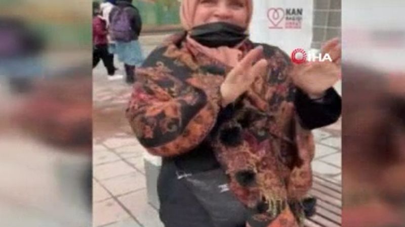 Sultangazi’de yaşlı kadının tüm örgülerini satın aldı