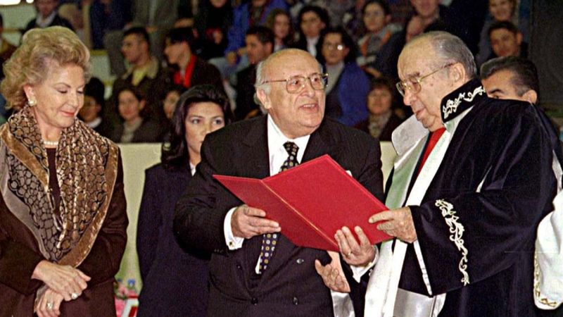 Hayırseverliği ile bilenen Kadir Has, yaptığı eserlerle iz bırakıyor