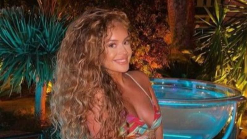 Ali Koç'tan onayı da aldı! Ferdi Kadıoğlu'nun sevgilisi Sera Vrij'den cesur pozlar...