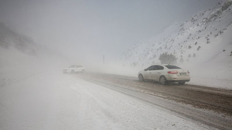 Antalya-Konya kara yolu tır geçişlerine kapatıldı
