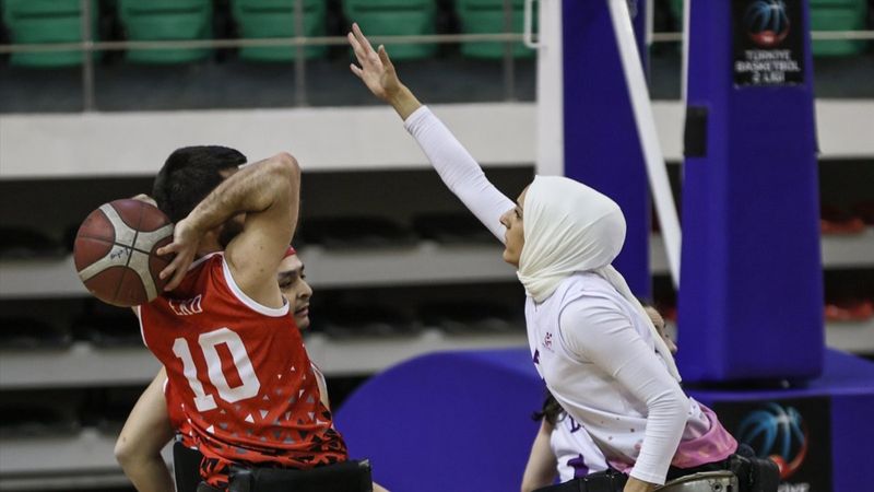 Türkiye'nin tek tekerlekli sandalye kadın basketbol takımı: Lotus Engelliler