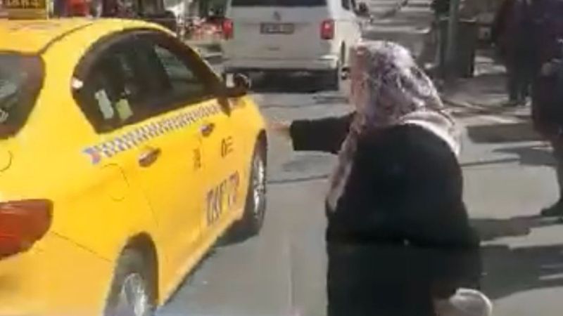 Fatih'te ayakta duramayan yaşlı kadın, kısa mesafe nedeniyle taksiye alınmadı