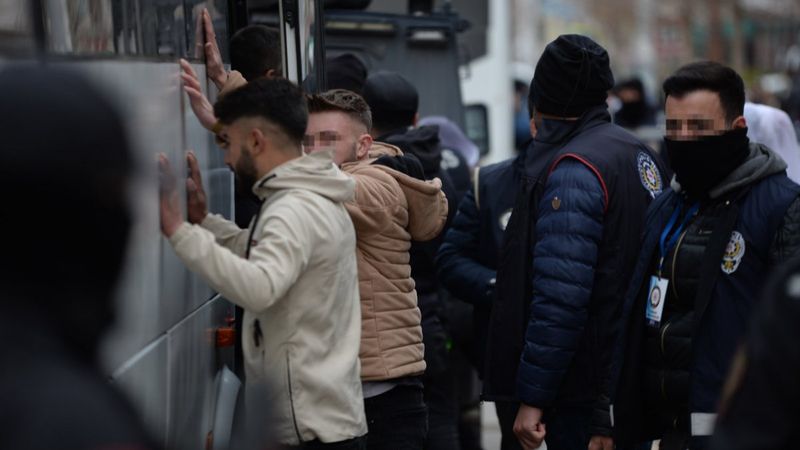 Diyarbakır Nevruz kutlamalarında 333 kişi gözaltına alındı