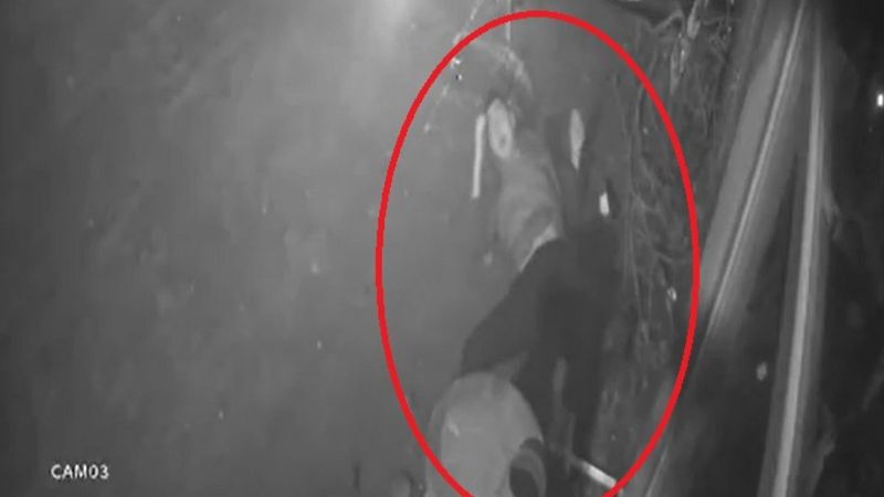 Ankara’da, kaza yapan aracın tavan camından fırladı