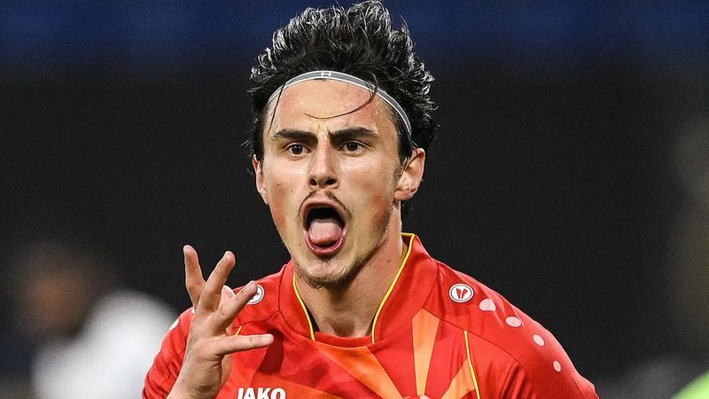 Elif Elmas devleri peşine taktı