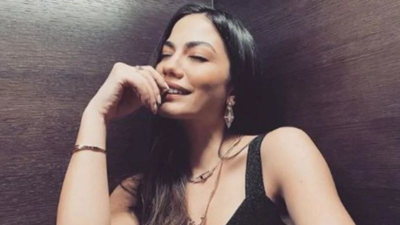 Koşun koşun! Demet Özdemir'in yüzüne uyguladığı sırrı bulduk.. Meğer yumurta ve zeytinyağını...