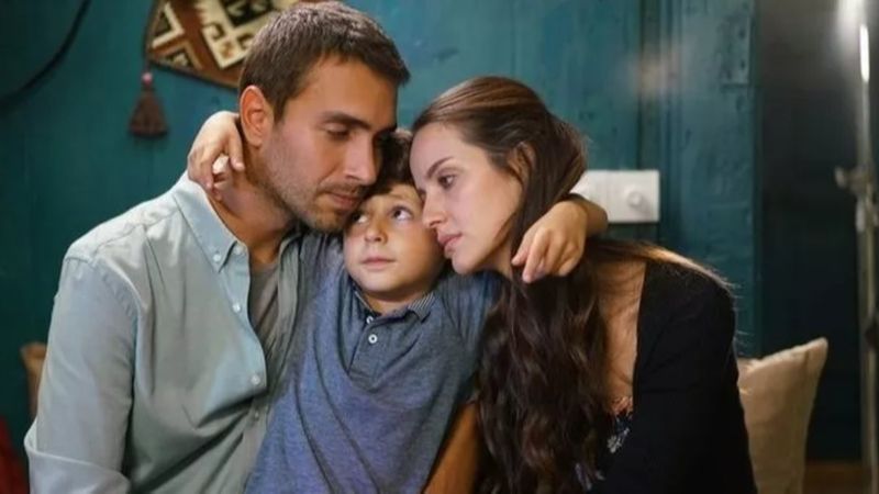 Sen Anlat Karadeniz'in Nefes'i minicik kırmızı elbisesiyle sosyal medyayı yıktı! 'Kızımız taş gibi'