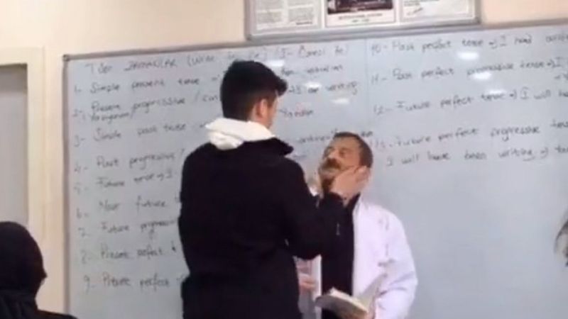 Öğrencisi tarafından saygısızlığa uğrayan öğretmen konuştu