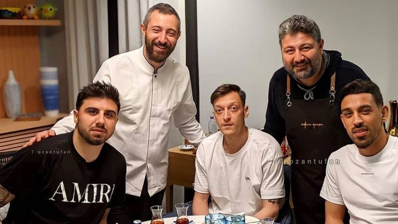 Fenerbahçe'de Mesut Özil ve Ozan Tufan kadro dışı bırakıldı