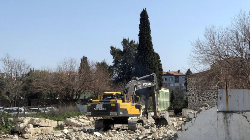 İzmir'deki Buca Cezaevi'nde yıkıma 'asbest raporu' arası
