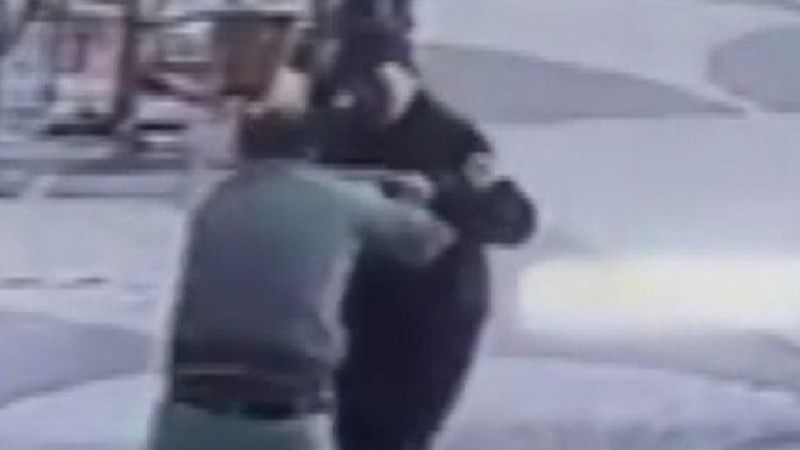 Esenyurt'ta eşini taciz eden zihinsel engelliyi bıçakladı