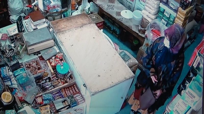 Adıyaman'daki çocuklu kadın, marketi soydu