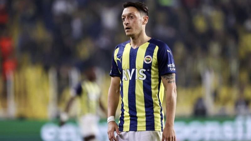 Mesut Özil'den Fenerbahçe paylaşımı