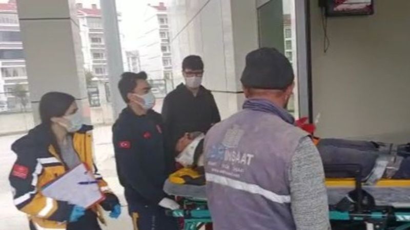 Sakarya'da inşaat işçisi 3 metre yükseklikten düştü