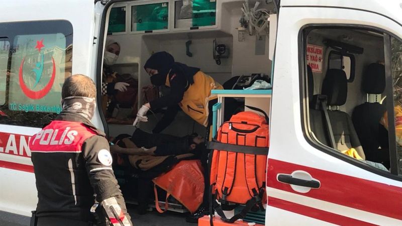 Zonguldak'ta annesiyle tartışıp, kendisini bıçakladı