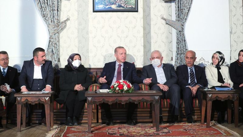 Cumhurbaşkanı Erdoğan, Tokat'ta çiftçilerle buluştu
