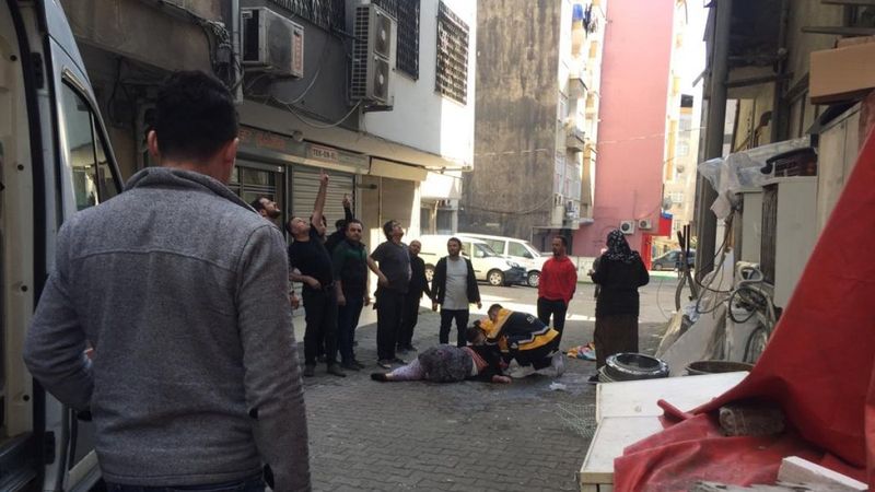 Zonguldak'ta cam silerken 5'inci kattan düştü