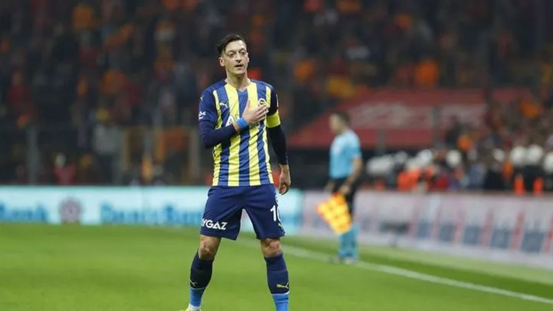 Mesut Özil: Tepkim kendi performansımaydı