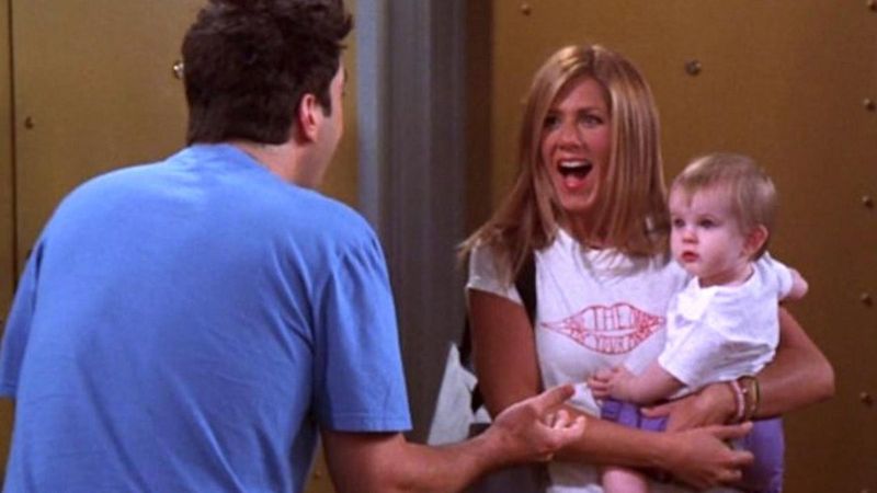 Friends dizisindeki Ross ve Rachel’ın kızı Emma, kocaman oldu! Meğer ikizi de varmış...