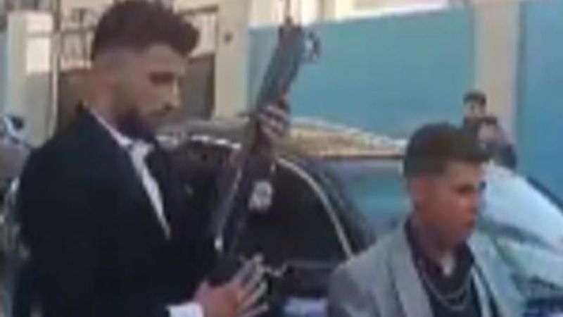 İzmir'de düğün konvoyundan inip ateş açtılar