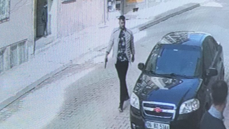 Elazığ'da tartıştığı 2 kardeşi, tabancanın dipçiğiyle darbetti