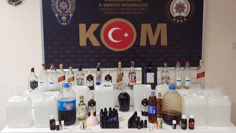Erzincan'daki sahte içki operasyonunda 30 litre etil alkol bulundu