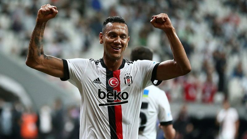 Corinthians Josef de Souza'yı istiyor