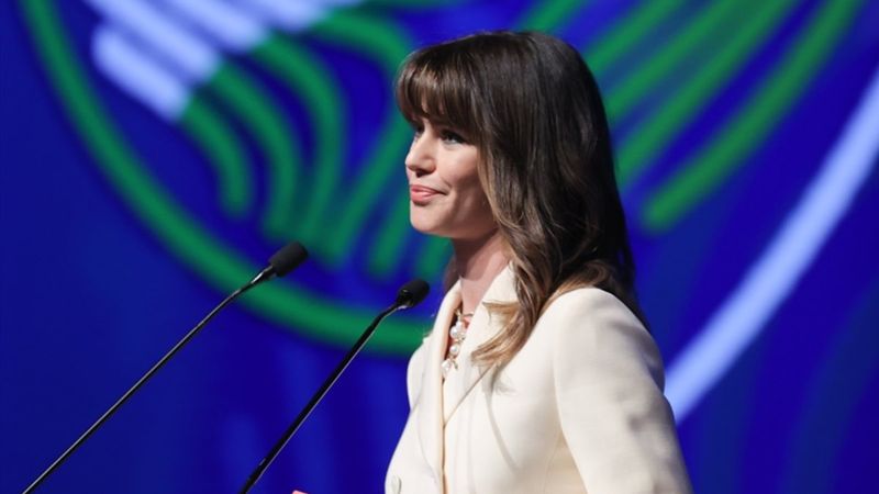 Beren Saat: Eleştirince köprülere, yollara bak dediler