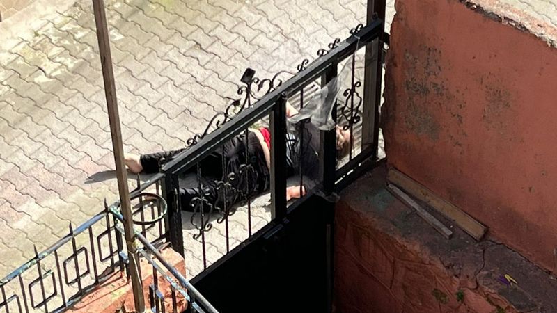 İzmit’te eşini sokak ortasında öldürüp kaçtı