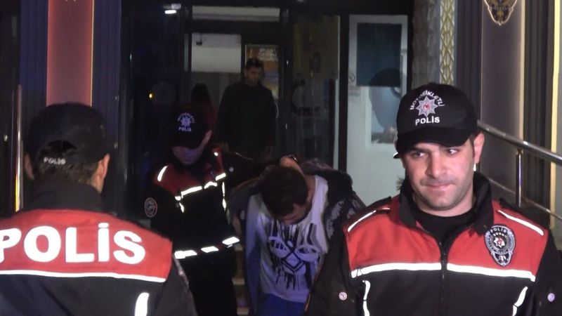 Bursa'da dur ihtarına uymayan araçtan fazla sayıda uyuşturucu çıktı