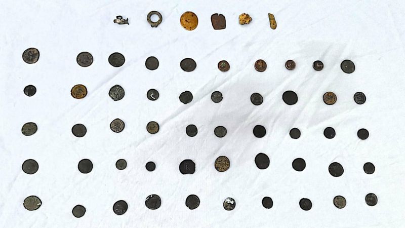 İzmir’de ele geçirilen 72 parça tarihi eser koruma altında