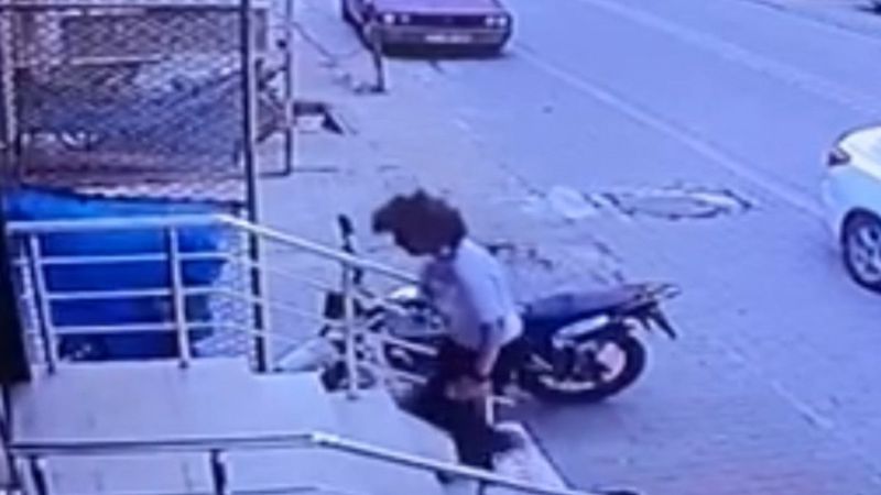 Çanakkale’de çatının altında kalmaktan saniyelerle kurtuldu