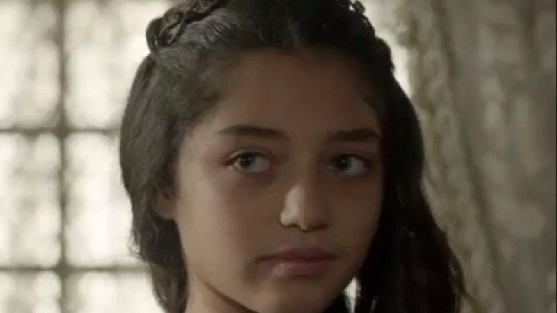 Anneannesi Hürrem'i aratmaz! Muhteşem Yüzyıl'da Mihrimah Sultan'ın kızı büyüdü ve bir hayli güzel..