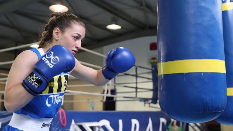 Sırbistan'da kadın milli boksörlerimiz iki altın madalya kazandı