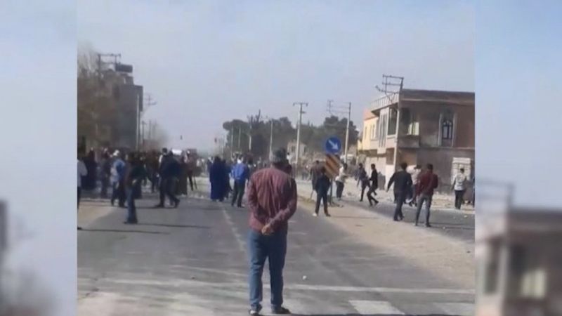 Şanlıurfa’da iki grup yol kapatıp kavga etti: 14 yaralı